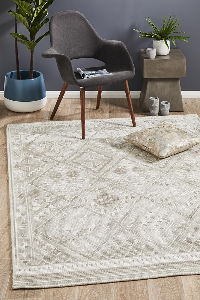 Mia Artisan Rug