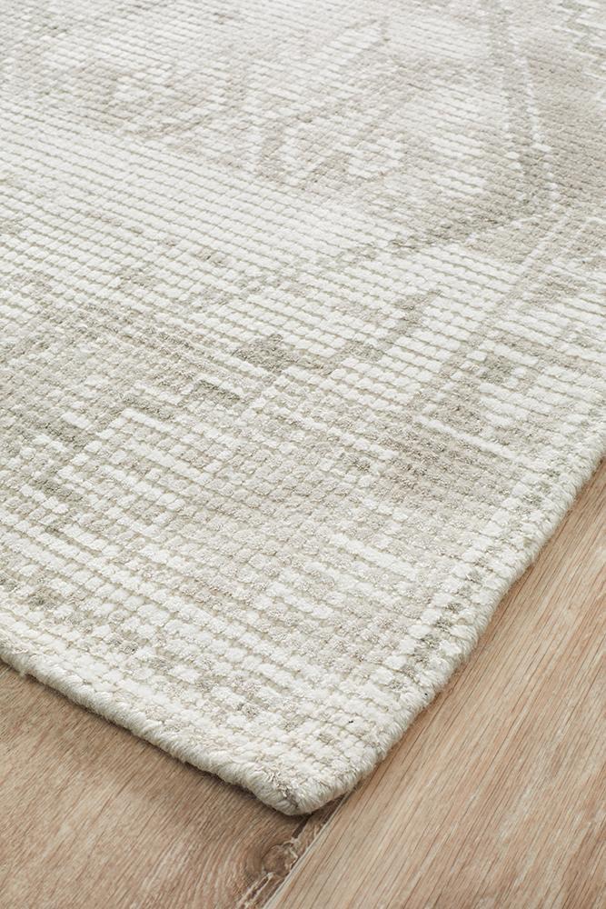 Mia Artisan Rug