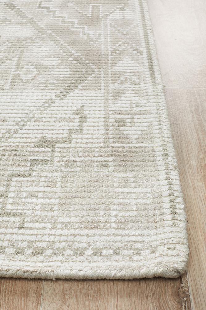 Mia Artisan Rug