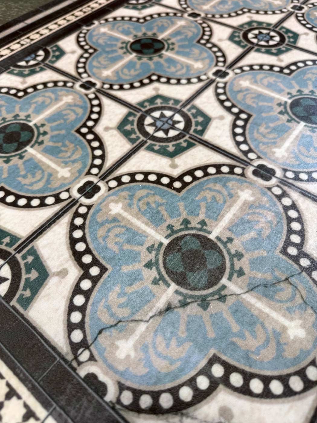 Beija Flor Paris classic patterned vinyl floor runner for hallways