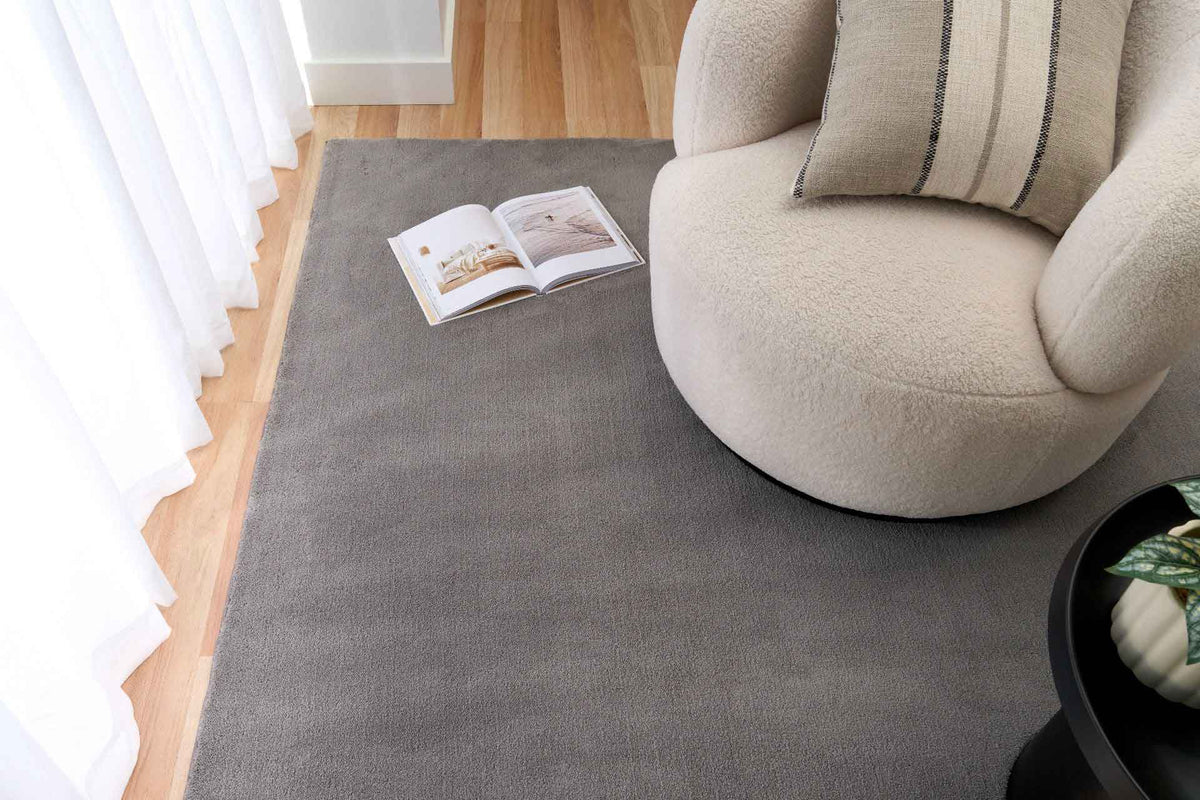 Monty Ash Rug – ultra soft modern polyester rug available at Rugs N Timber Belrose showroom