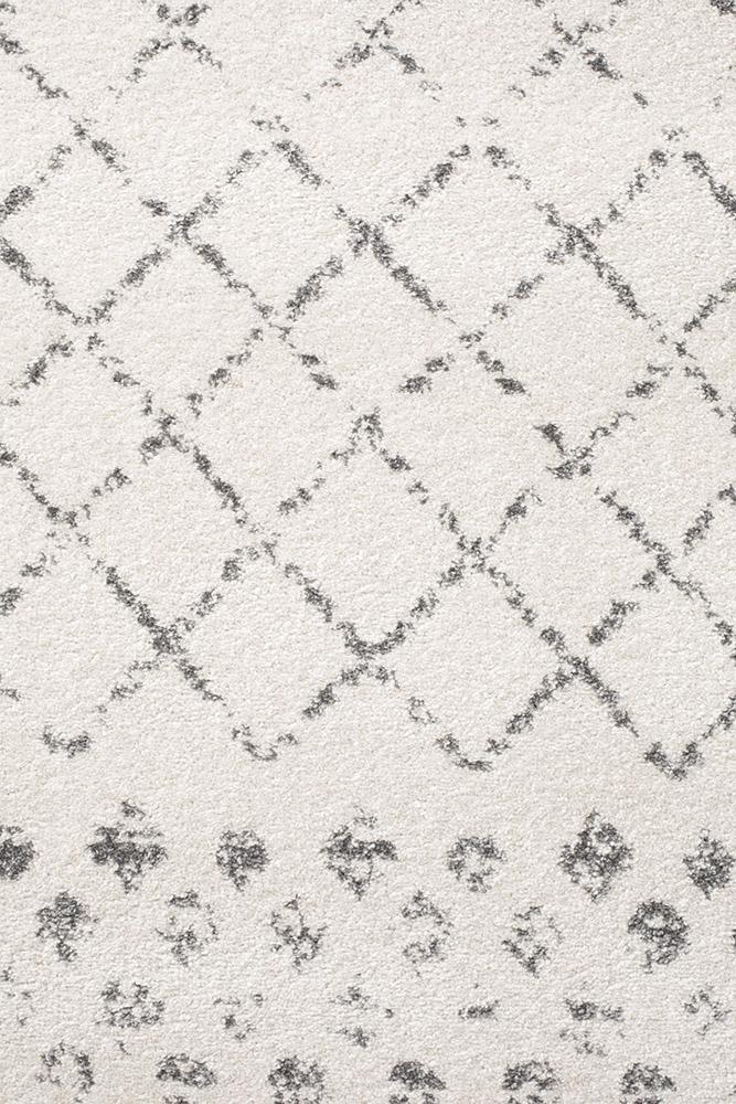 Ariana Ivory Moroc Tribal Rug